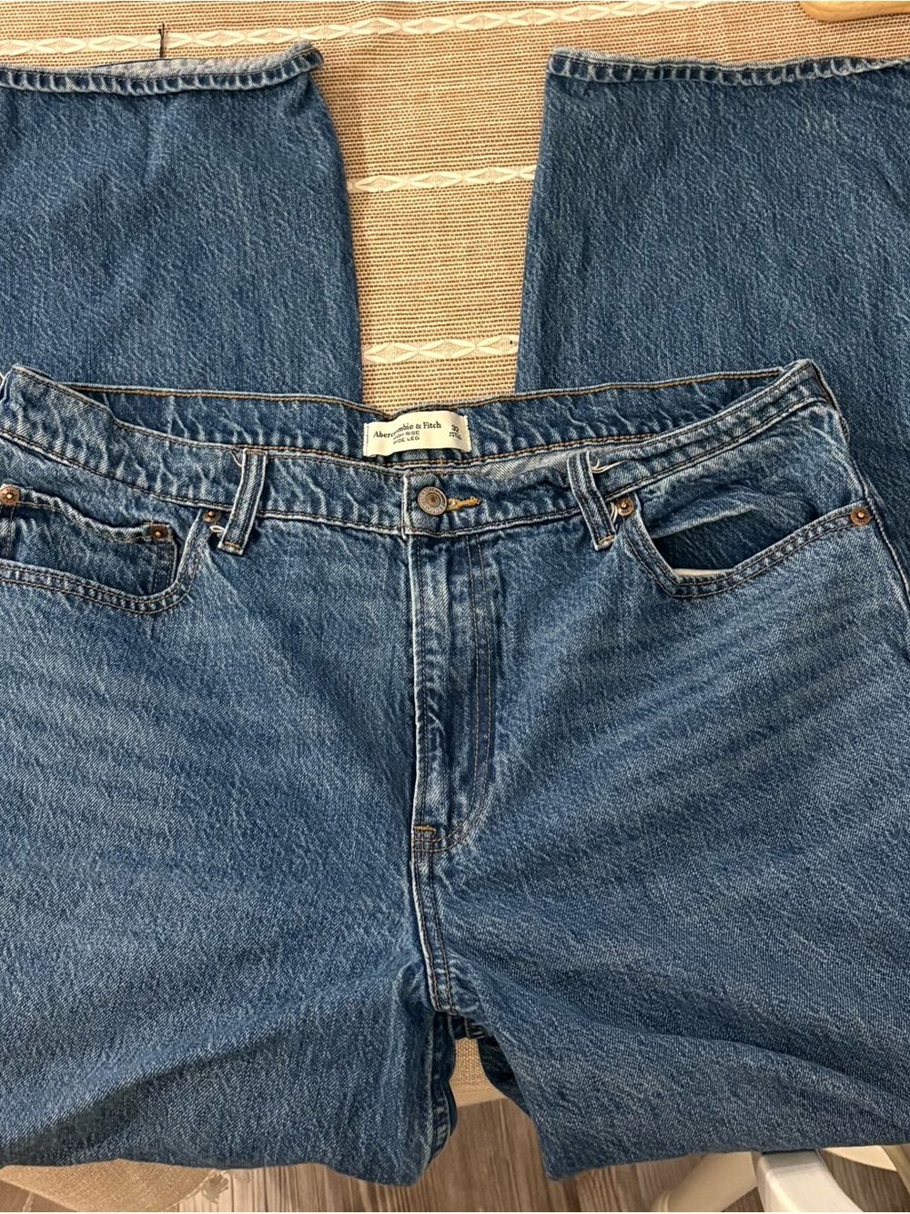Abercrombie & Fitch Wide Leg Jean